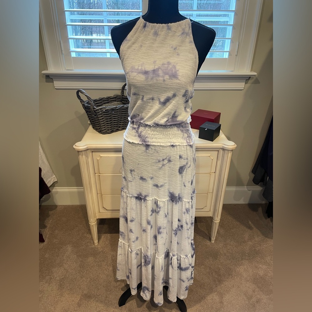 Beautiful maxi dress!